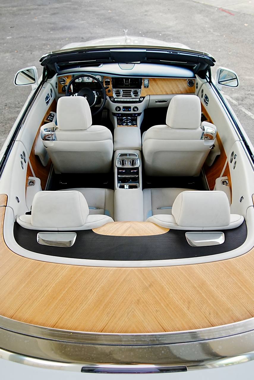 Rolls-Royce Dawn Interior